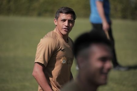 Chilenos por el mundo alexis sanchez