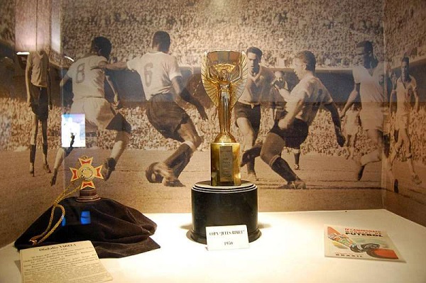 Primer Trofeo mundial Federación Uruguaya Curiosidades sobre el trofeo del mundial Primer Trofeo mundial Federación Uruguaya Curiosidades sobre el trofeo del mundial